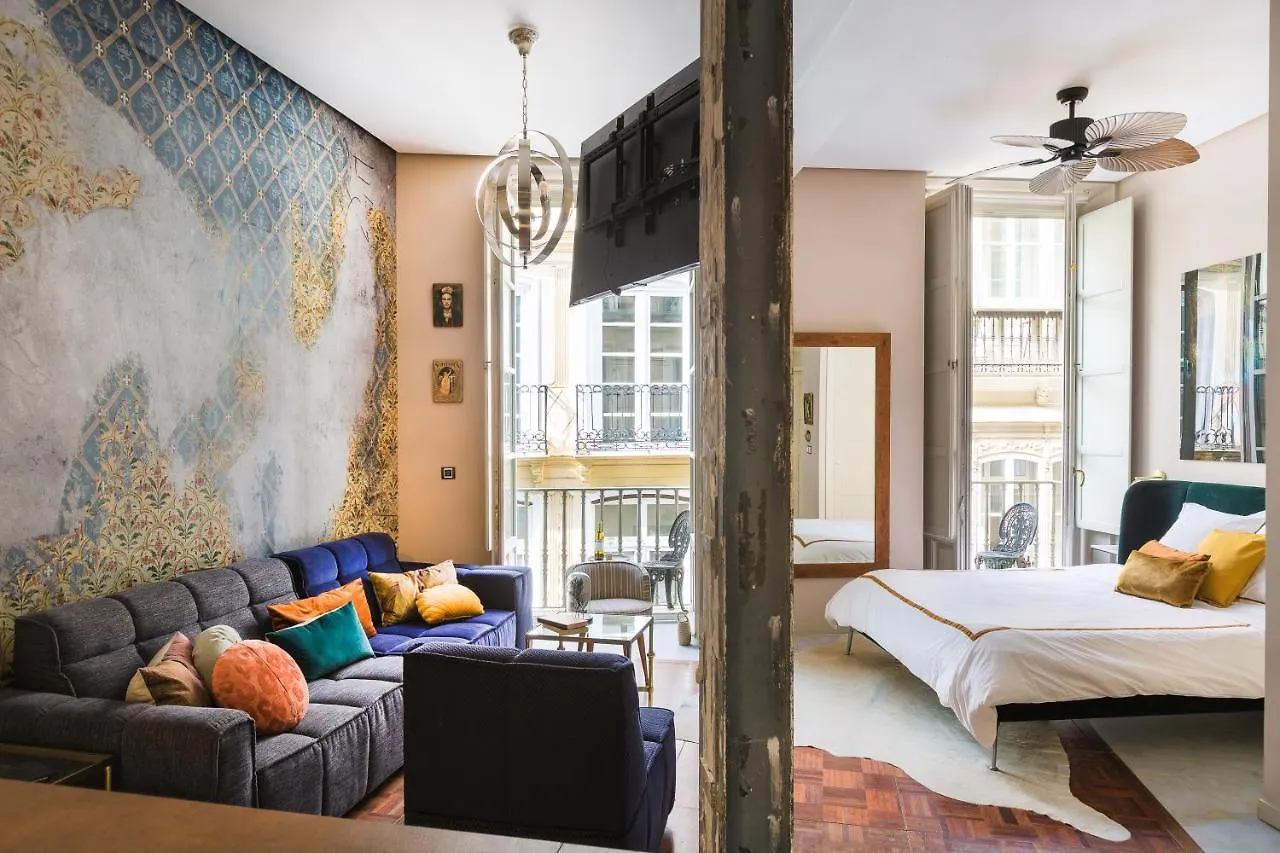 Balcones De Larios: Beautiful Balconies Next To Plaza De La Constitucion Apartment Malaga