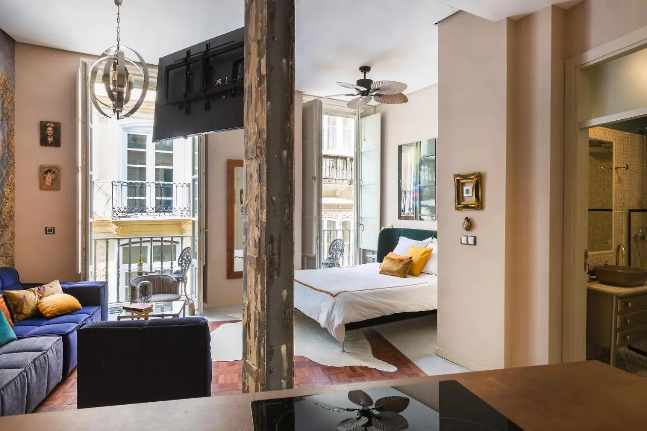 Balcones De Larios: Beautiful Balconies Next To Plaza De La Constitucion Apartment Malaga
